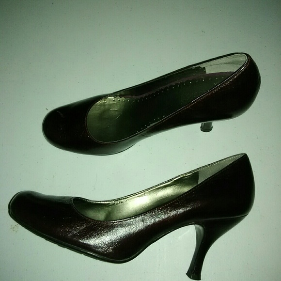 Shoes - Picture 2 of 4